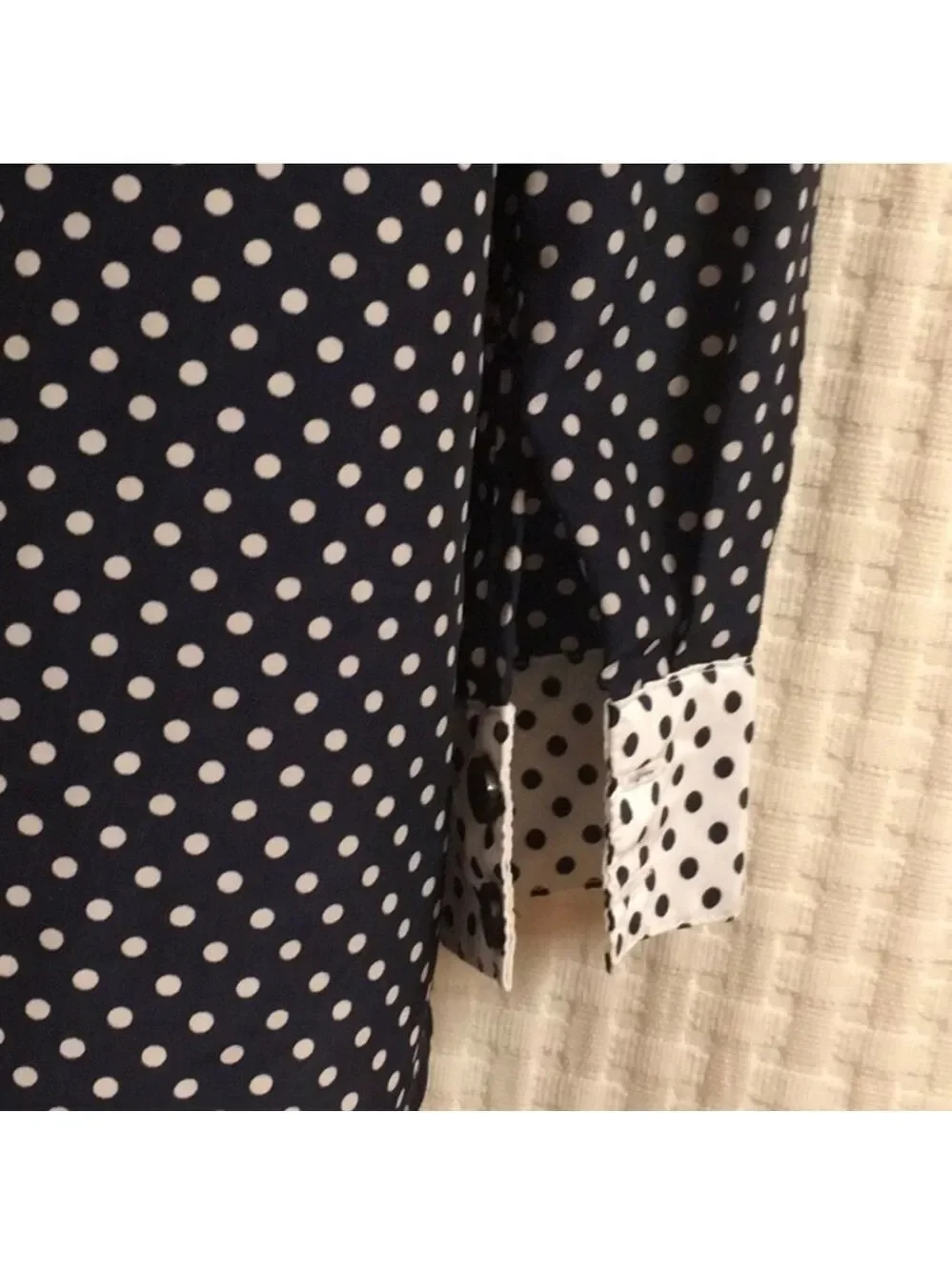 Forever 21 Modest womens size Medium polka dots dark blue white‎ button-d…